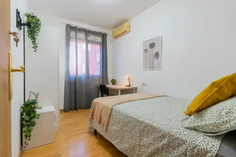 Habitación en Ciutat Fallera