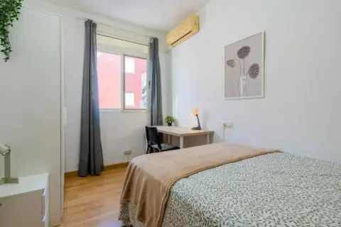 Habitación en Ciutat Fallera