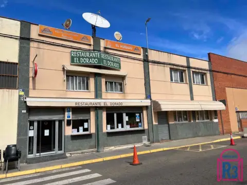 Local comercial en calle de San Isidro