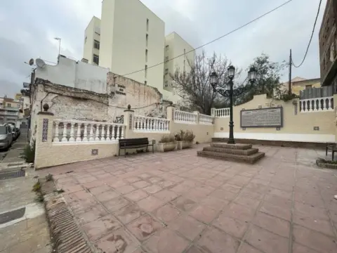 Terreno en calle >C. Fernando Chirino, nº >