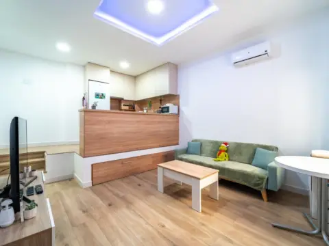 Estudio en calle >C. Martínez de La Rosa, nº >