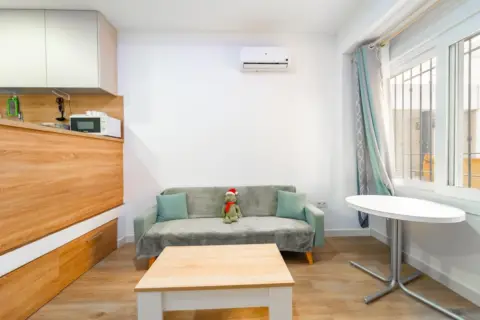 Estudio en calle >C. Martínez de La Rosa, nº >