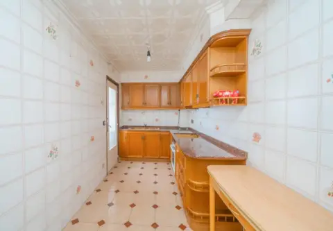 Piso en calle >calle Sto Domingo de Guzmán, nº >