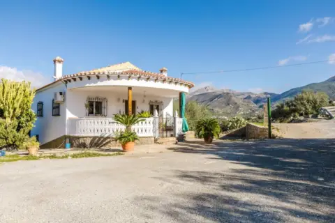Casa unifamiliar en Alcaucín