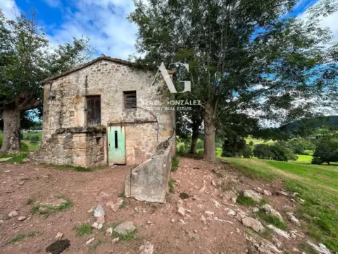 Chalet en Santa María de Cayón