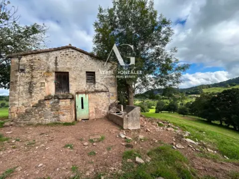 Chalet en Santa María de Cayón