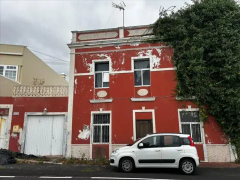 Casa en calle Malpaises Arriba