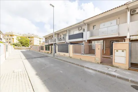 Casa en calle Pintor Saura Mira