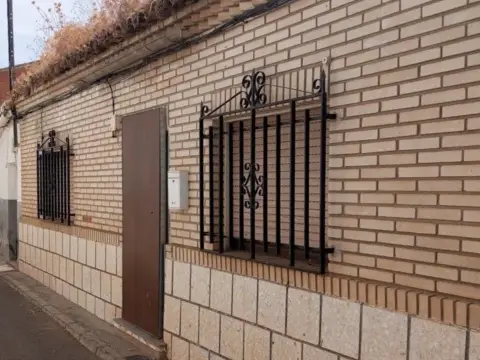 Casa en calle Arroyo Bajo