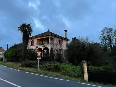 Casa en calle Gallada Piñeiro