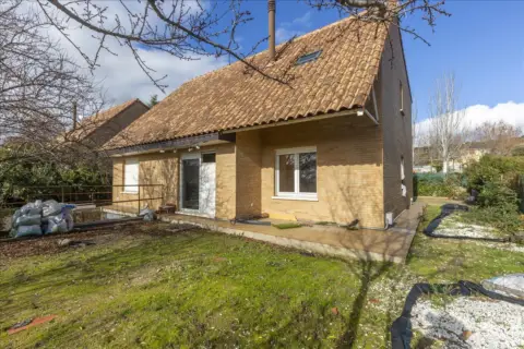 Casa en calle de Sauces