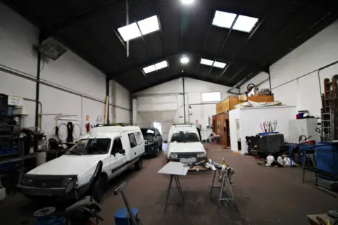 Nave industrial en Nuevo Parque-Los Rosales-Tráfico Pesado