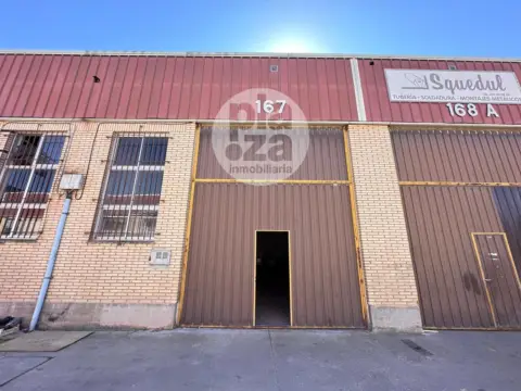 Nave industrial en calle de Vitoria