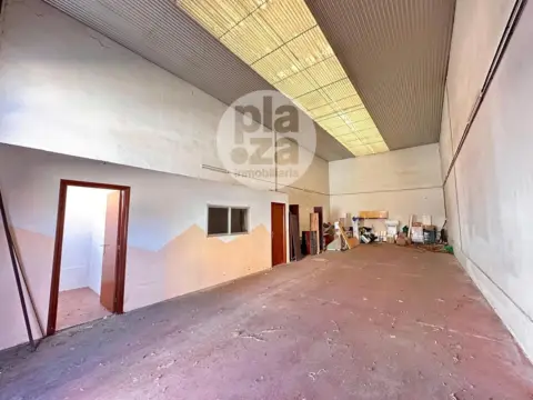 Nave industrial en calle de Vitoria