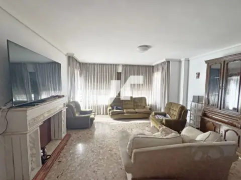 Piso en calle Francisco Tárrega