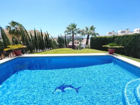 Casa en Urbanización Calahonda-Golf-Riviera del Sol-Miraflores