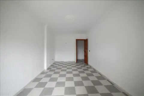 Piso en Urbanización Veinte de Mayo.