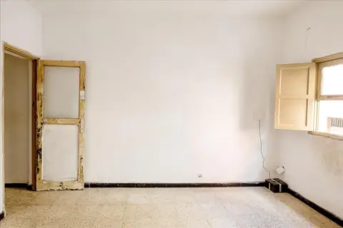 Piso en calle Virgen de los Reyes