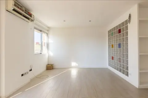 Piso en calle de la Flor de Lis