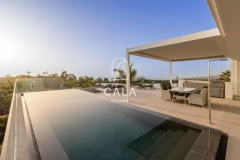 Chalet en calle Josefina de La Torre