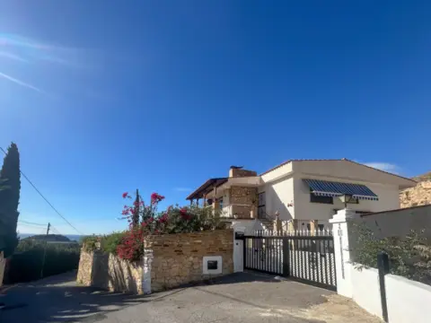 Chalet en Coveta Fuma