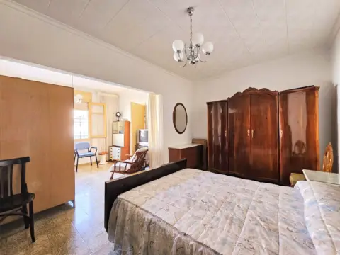 Casa en Los Dolores-Los Gabatos-Hispanoamérica