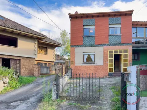 Casa en calle La Roza, nº 2