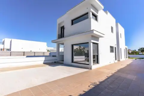 Chalet en Puerto Vera-Las Salinas