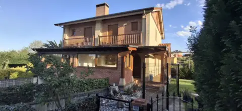 Casa en calle Bo Queveda-Queveda, nº 11