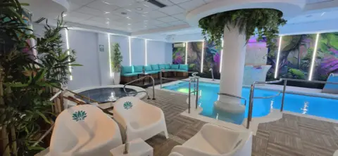 Local comercial en , Zona de Playa, en El Centro, Cerca del Mar, Urbanización