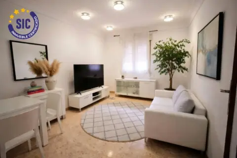 Departamento en venta con baja de precio en Nou Moles