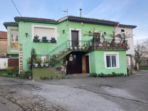 House in Barrio de Riestre