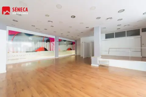 Local comercial en Fuente Palmera
