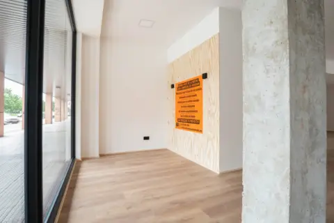 Local comercial en calle José María Jimeno Jurio