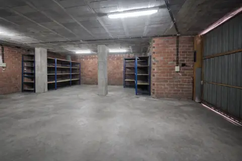 Local comercial en calle del Monte, 2