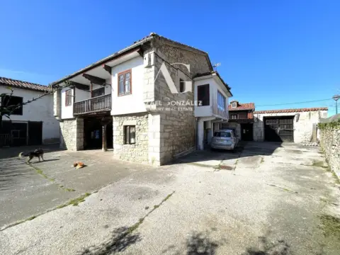 Casa en calle La Encina, nº 49