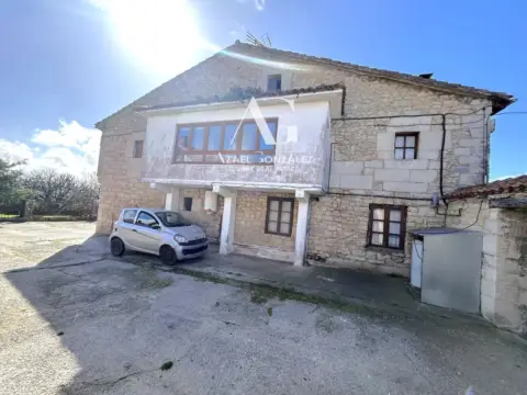 Casa en calle La Encina, nº 49