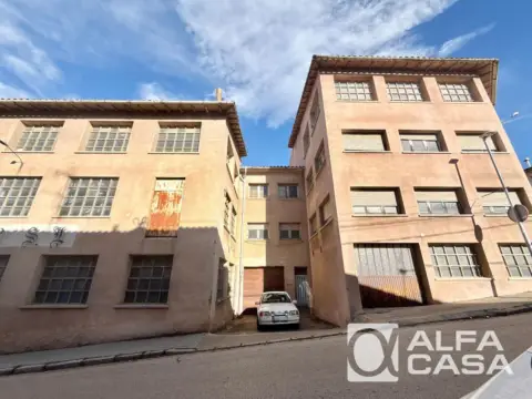 Nave industrial en Carrer de Joan Serres