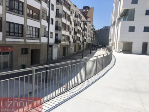 Local comercial en calle Indalecio Prieto Tuero