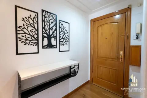 Piso en calle de Emilio Gimeno, 17