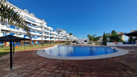 Apartamento en Urbanización El Hacho-La Duquesa Golf