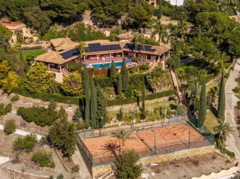 Casa en calle Urb. El Paraiso Alto 527