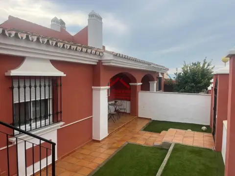 Casa en , Zona Residencial, Urbanización, Pueblo
