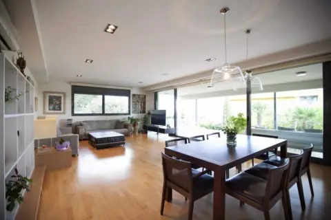 Chalet en Los Monasterios-Alfinach