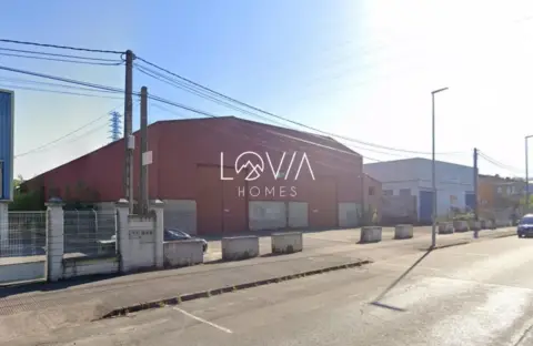 Nave industrial en Riaño-Barros