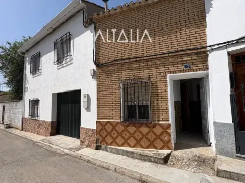 Casa en Pozorrubio de Santiago