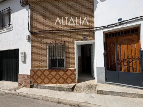 Casa en Pozorrubio de Santiago