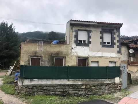 House in San Claudio-Trubia-Las Caldas