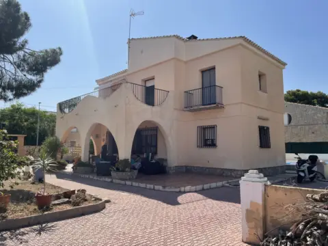 Casa en Montcada - Moncada