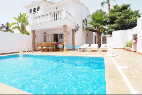 Casa adosada en Centro